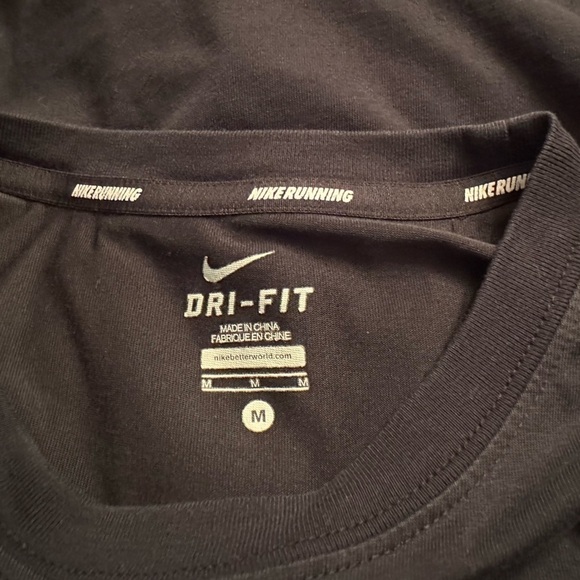 Nike Dri-fit Man vs Road tee, size M, great condition!! - Picture 3 of 5